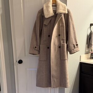 Woman Beige Wool Coat with  Collar